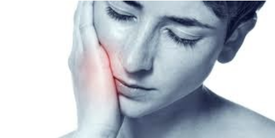 woman with toothache
